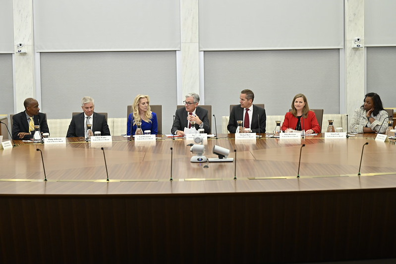 FOMC meeting picture for monetary policy tools webinar