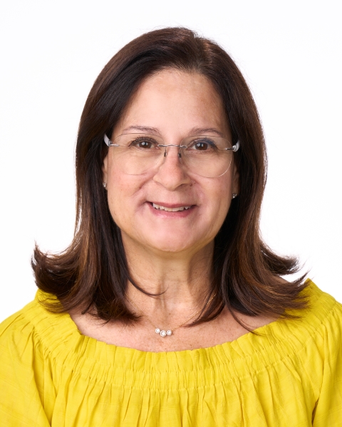 Gloria Guzman Headshot