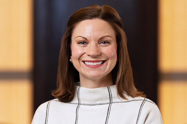Kelly Oliva Headshot
